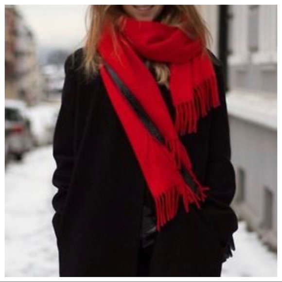 Gorgeous Holiday perfect soft red Cashmere Fringe scarf - Picture 2 of 4